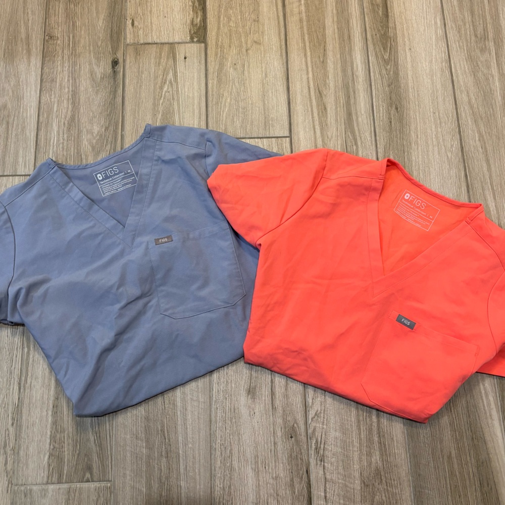 figs scrub shirts set